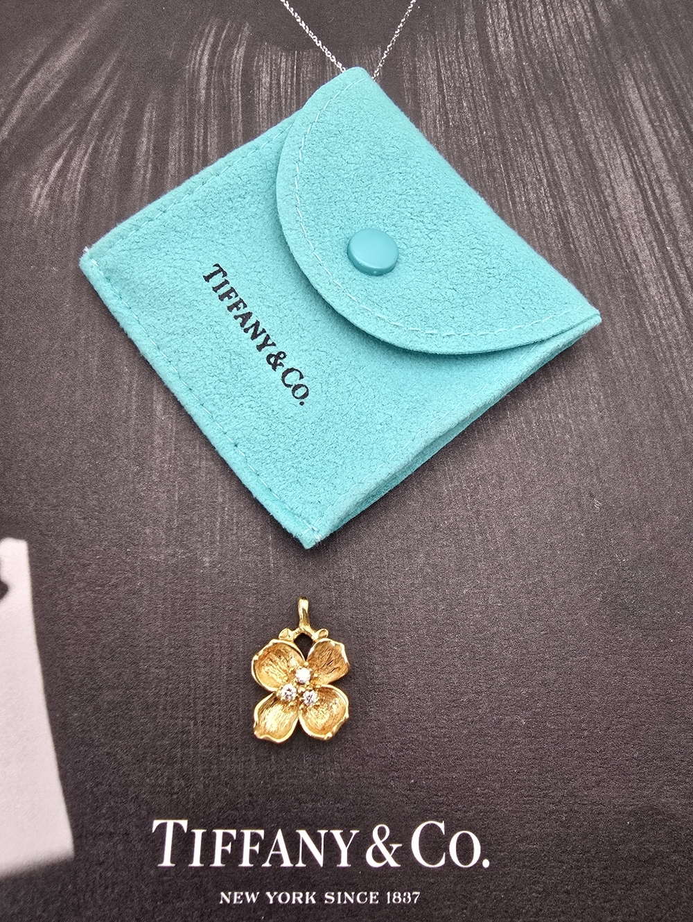 Rare Vintage 1990s 18K Yellow Gold Tiffany Co Diamond Dogwood Flower Pendant